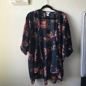 ➕PLUS SIZE➕ Navy Floral Kimono